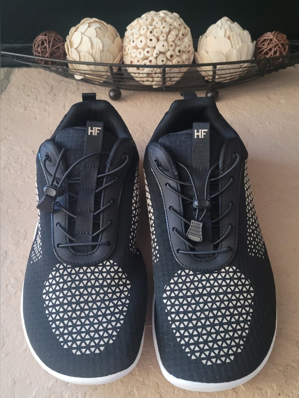 Size M 11 / W 13 HK Hike Footware Cloud Barefoot Foot Knee & Back Pain Sneakers
